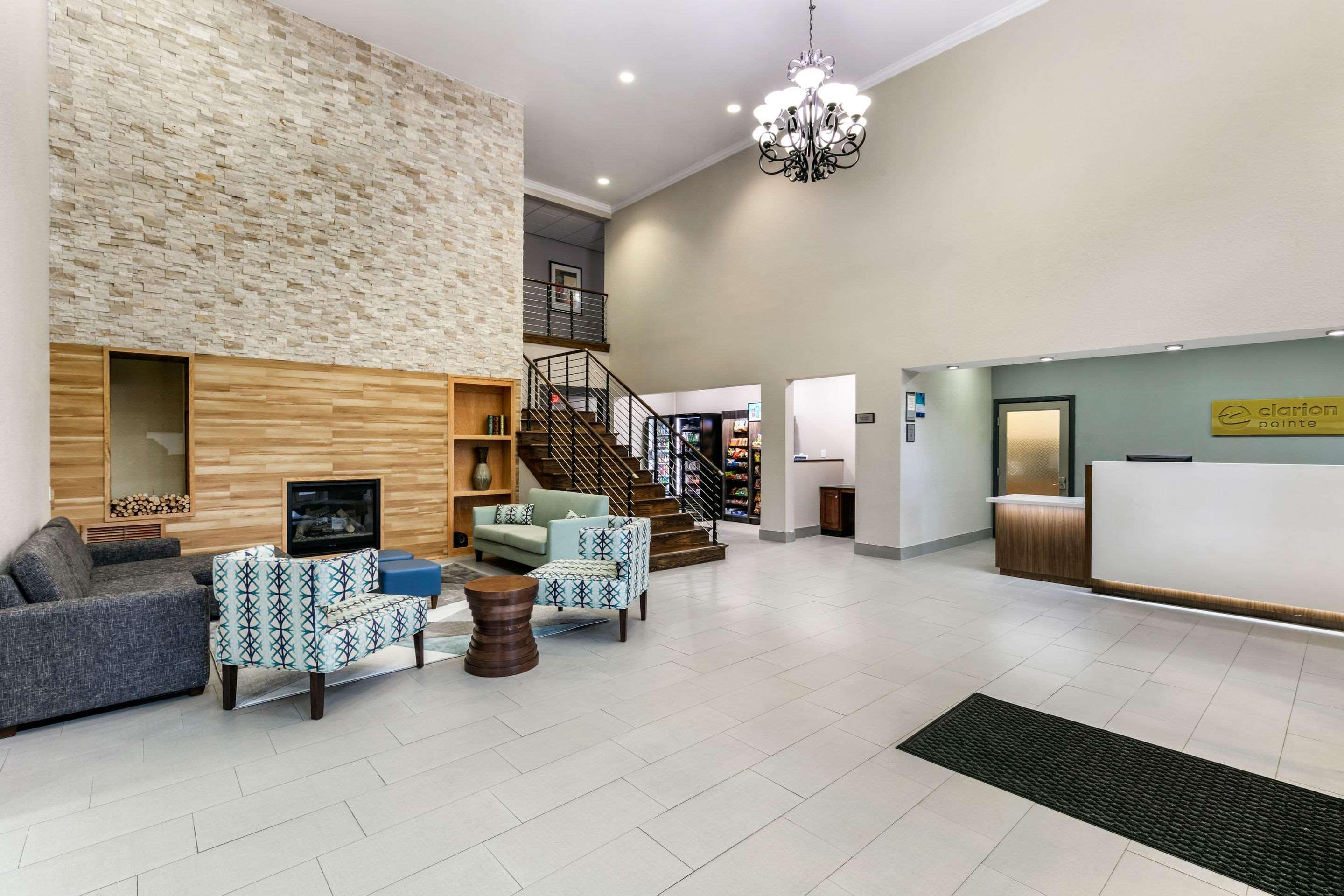 Hotel Clarion Pointe Columbus Esterno foto