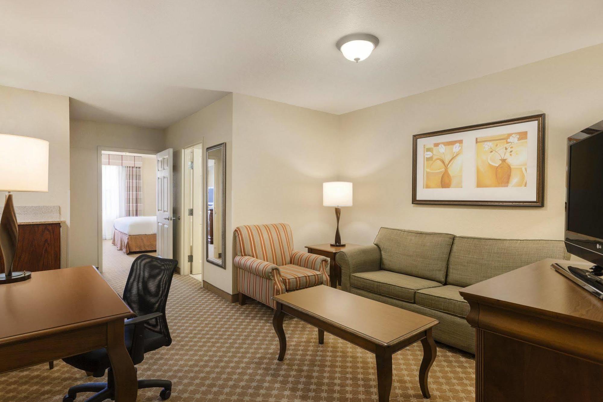 Hotel Clarion Pointe Columbus Esterno foto