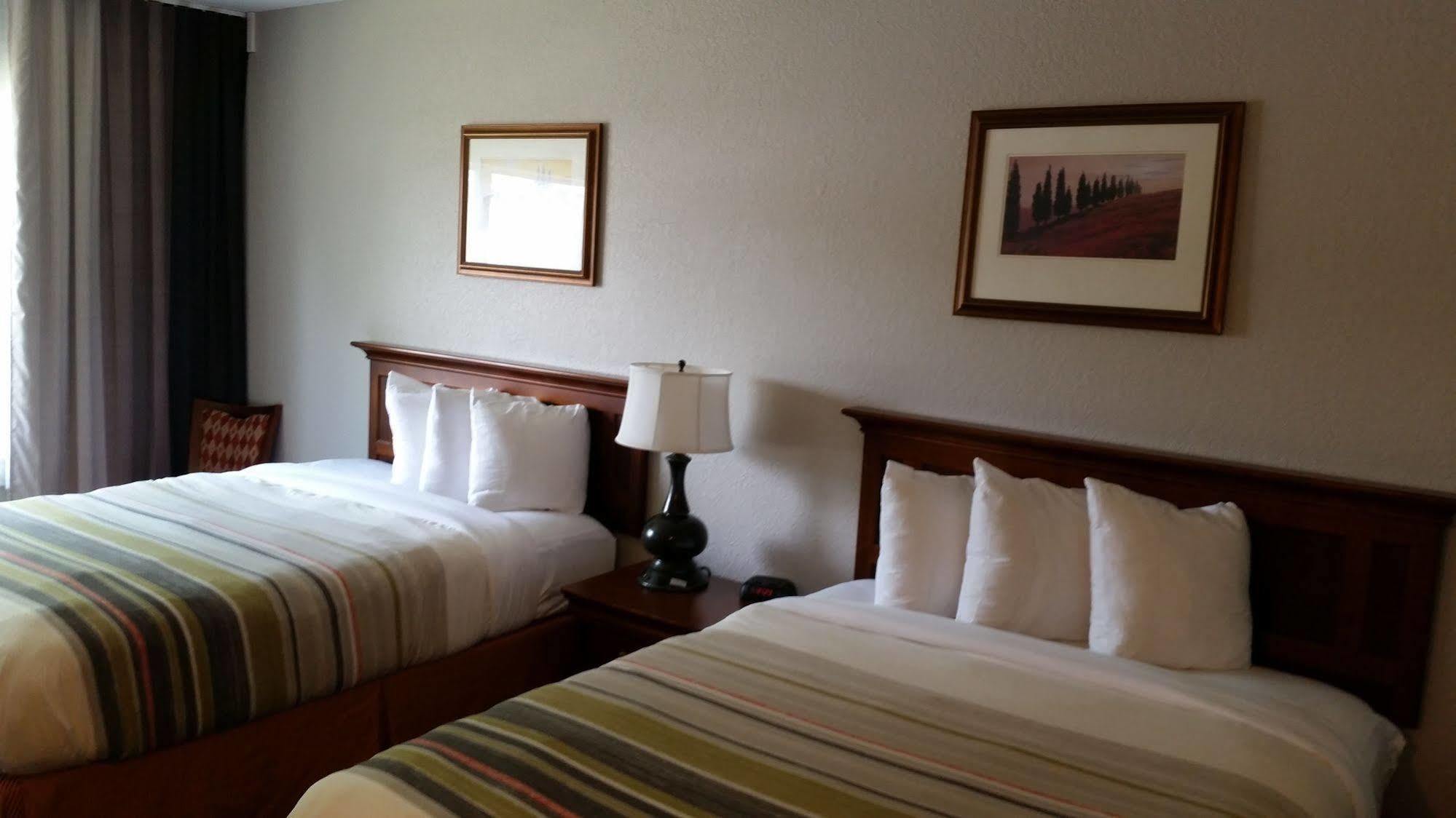 Hotel Clarion Pointe Columbus Esterno foto